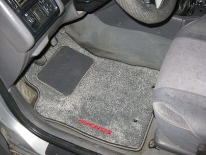 Ворсовые коврики на Toyota Avensis I 1997 - 2002 в Смоленске
