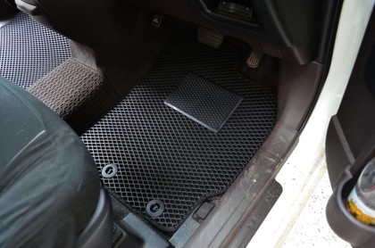Коврики на Toyota Porte II 2012 - 2020 в Смоленске