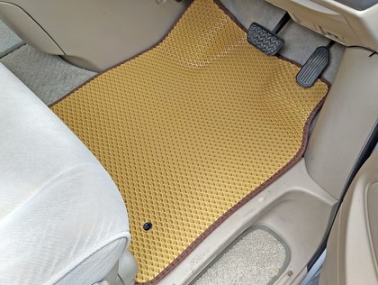 Коврики на Toyota Alphard (H10) 2002 - 2008 в Смоленске