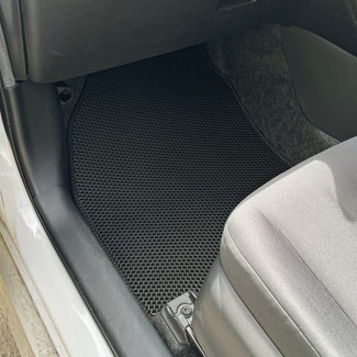 Ворсовые коврики на Toyota Yaris IV 2019 - 2025 в Смоленске
