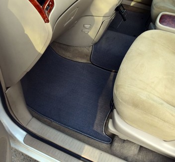 Коврики на Toyota Ipsum II 2001 - 2009 в Смоленске