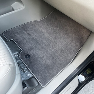 Ворсовые коврики на KIA Carnival III 7 мест 2014 - 2021 в Смоленске Ворсовые коврики на KIA Carnival III 7 мест 2014 - 2021 в Смоленске