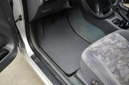 Ворсовые коврики на Toyota Avensis I 1997 - 2002 в Смоленске