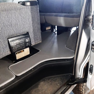 Коврики на Mitsubishi Delica 4 1994 - 2007 в Смоленске