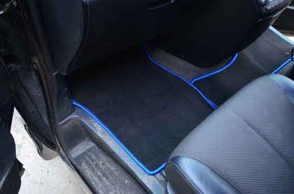 Коврики на Nissan Elgrand (E51) 2002 - 2010 в Смоленске