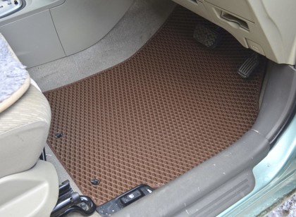 Коврики на Toyota Belta 2005 - 2012 в Смоленске