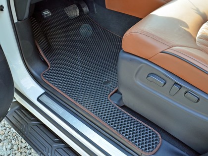 Коврики на Infiniti QX80 2013 - 2025 в Смоленске
