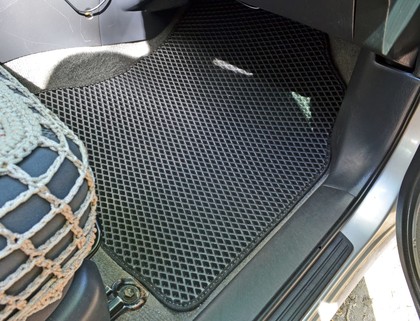 Коврики на Toyota Rav4 II 2000 - 2006 в Смоленске