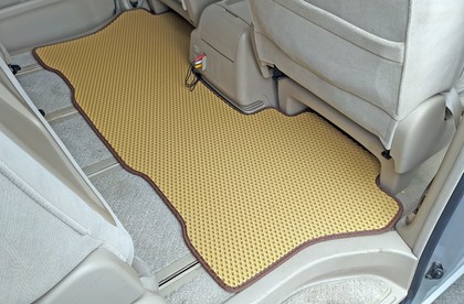 Коврики на Toyota Alphard (H10) 2002 - 2008 в Смоленске