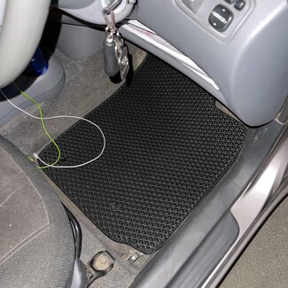 Ворсовые коврики на Toyota Vitz I 1998 - 2005 в Смоленске Ворсовые коврики на Toyota Vitz I 1998 - 2005 в Смоленске