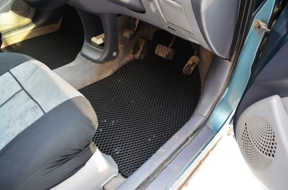 Ворсовые коврики на Toyota Raum I 1997 - 2003 в Смоленске