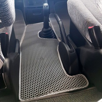 Коврики на Mitsubishi Delica 4 1994 - 2007 в Смоленске