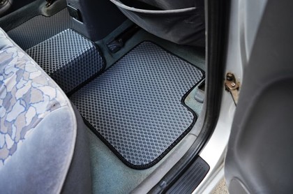 Ворсовые коврики на Toyota Avensis I 1997 - 2002 в Смоленске