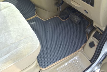 Ворсовые коврики на Nissan Serena (C24) 1999 - 2005 в Смоленске