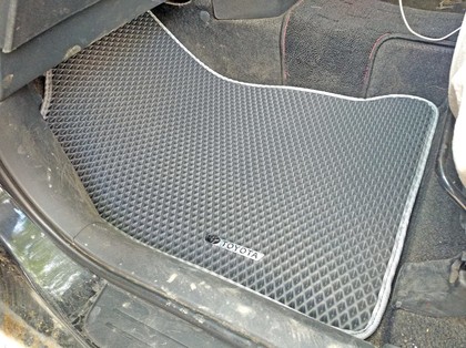 Коврики на Toyota Wish I 2003 - 2009 в Смоленске