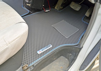 Коврики на Mitsubishi Delica 4 1994 - 2007 в Смоленске