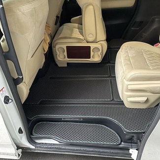 Ворсовые коврики на Toyota Vellfire (H30) 2015 - 2023 в Смоленске