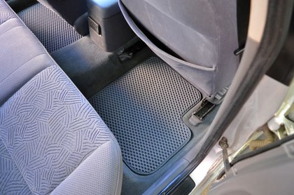 Ворсовые коврики на Toyota Avensis I 1997 - 2002 в Смоленске