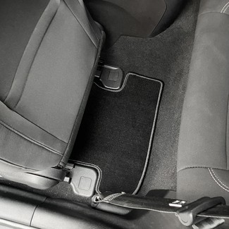 Коврики на Ford Mustang VI 2013 - 2023 в Смоленске