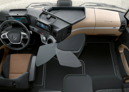 Коврики на Mercedes Actros MP4 MP5 тягач GigaSpace 2011 - 2025 в Смоленске