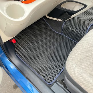 Ворсовые коврики на Toyota Sienta II 2015 - 2022 в Смоленске