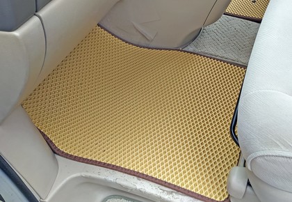 Коврики на Toyota Alphard (H10) 2002 - 2008 в Смоленске