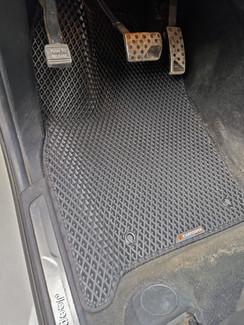 Коврики на Jeep Grand Cherokee (WK2) 2010 - 2022 в Смоленске