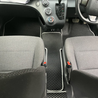 Ворсовые коврики на Toyota Sienta II 2015 - 2022 в Смоленске