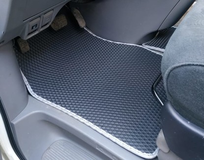 Коврики на Toyota Alphard (H10) 2002 - 2008 в Смоленске