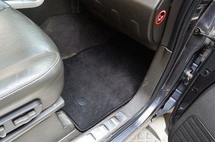Коврики на Nissan Navara III 2004 - 2015 в Смоленске