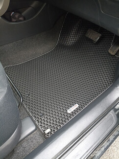 Ворсовые коврики на Toyota Corolla Axio (E14) 2006 - 2012 в Смоленске Ворсовые коврики на Toyota Corolla Axio (E14) 2006 - 2012 в Смоленске