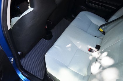 Ворсовые коврики на Toyota Prius C 2011 - 2021 в Смоленске