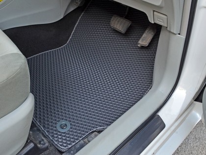 EVA коврики на Toyota Prius Alpha 2011 - 2021 в Смоленске