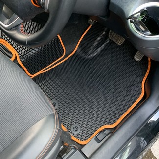 Ворсовые коврики на Toyota Sienta II 2015 - 2022 в Смоленске