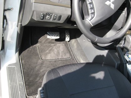 Ворсовые коврики на Mitsubishi Pajero IV 2006 - 2021 в Смоленске