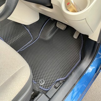 Ворсовые коврики на Toyota Sienta II 2015 - 2022 в Смоленске