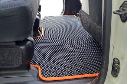 Ворсовые коврики на Toyota Sienta II 2015 - 2022 в Смоленске
