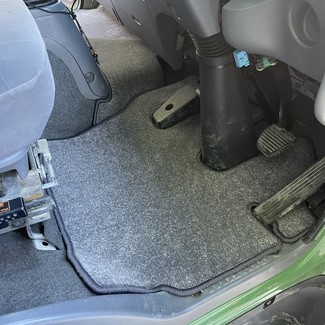 Ворсовые коврики на Isuzu Forward V широкая кабина 2007 - 2025 в Смоленске