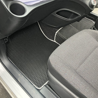 Ворсовые коврики на Toyota Sienta II 2015 - 2022 в Смоленске