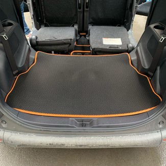 Ворсовые коврики на Toyota Sienta II 2015 - 2022 в Смоленске