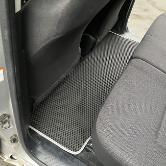 Ворсовые коврики на Toyota Sienta II 2015 - 2022 в Смоленске