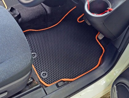 Ворсовые коврики на Toyota Sienta II 2015 - 2022 в Смоленске