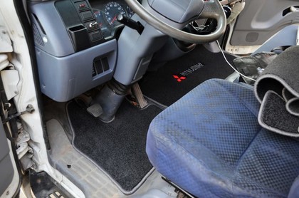 Коврики на Mitsubishi Fuso Canter VII широкая кабина 2002 - 2017 в Смоленске